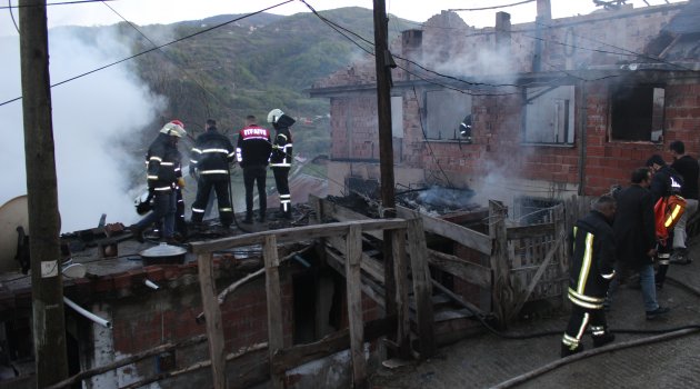 Sinop'taki ev yangını