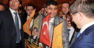 AK Partili gençlerden Davutoğlu'na kotra
