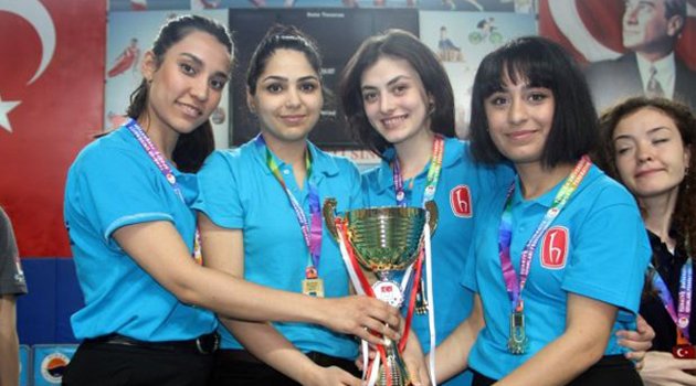 Üniversiteler Arası 8 Top Bilardo Turnuvası Sona Erdi